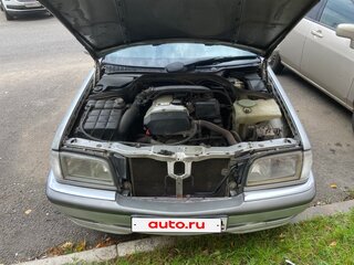 1997 Mercedes-Benz C-Класс 200 I (W202) Рестайлинг, серебристый, 500000 рублей, вид 2