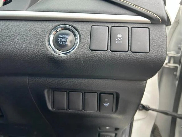 2015 Toyota Harrier III (XU60), белый, 1950055 рублей - вид 18