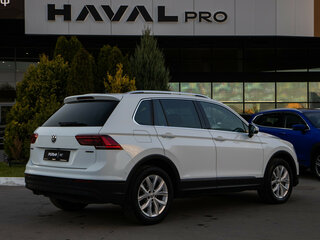 2018 Volkswagen Tiguan II, белый, 2788000 рублей, вид 4