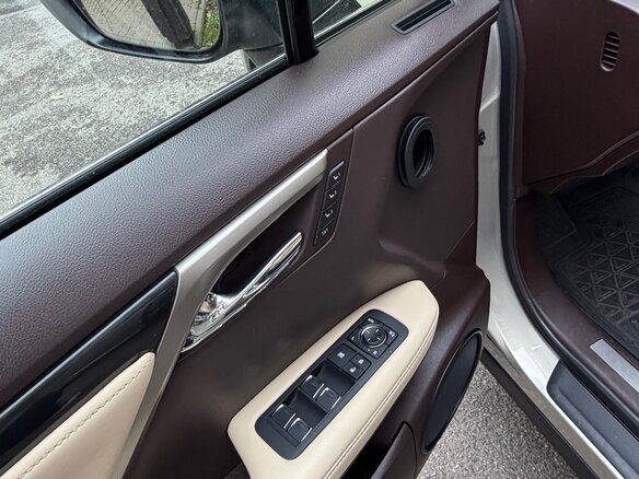 2020 Lexus RX 300 IV Рестайлинг, коричневый, 4650000 рублей - вид 13