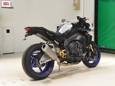 2022 Yamaha MT-10SP, чёрный, 1800000 рублей, вид 4