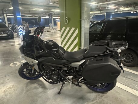 2019 Yamaha MT-09 Tracer (FJ-09), чёрный, 990000 рублей, вид 4