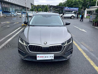 2024 Skoda Octavia IV (A8), серый, 1980000 рублей, вид 2