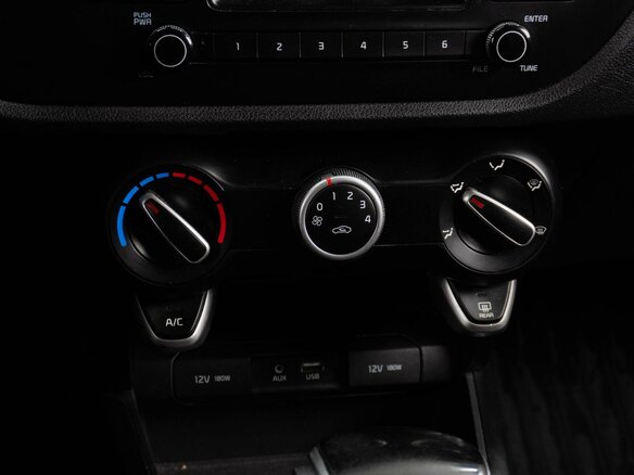 2019 Kia Rio IV, чёрный, 1249000 рублей - вид 15