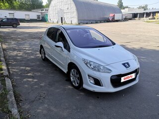 2011 Peugeot 308 I Рестайлинг, белый, 700000 рублей, вид 4