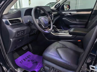2025 Toyota Highlander IV (XU70), чёрный, 6560000 рублей, вид 4