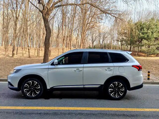 2020 Mitsubishi Outlander III Рестайлинг 3, белый, 1780004 рублей, вид 4