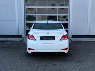 2015 Hyundai Solaris I Рестайлинг, белый, 990000 рублей, вид 4