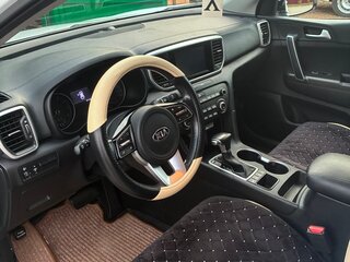 2019 Kia Sportage IV Рестайлинг, белый, 2950000 рублей, вид 5