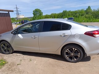 2017 Kia Cerato III Рестайлинг (Classic), серебристый, 1400000 рублей, вид 4
