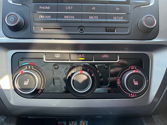 2018 Volkswagen Jetta VI Рестайлинг, коричневый, 1490000 рублей - вид 17