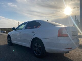 2011 Skoda Octavia II (A5) Рестайлинг, белый, 360000 рублей, вид 4