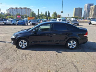 2013 Volkswagen Polo V, чёрный, 850000 рублей, вид 3