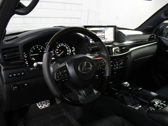 2016 Lexus LX 570 III Рестайлинг 2, серый, 5850000 рублей - вид 16