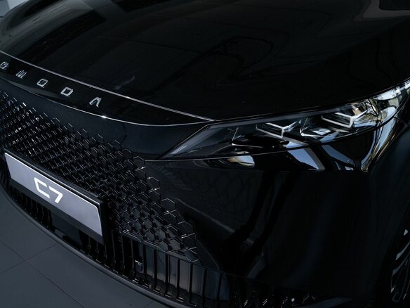 2026 Omoda C7, чёрный, 3299000 рублей