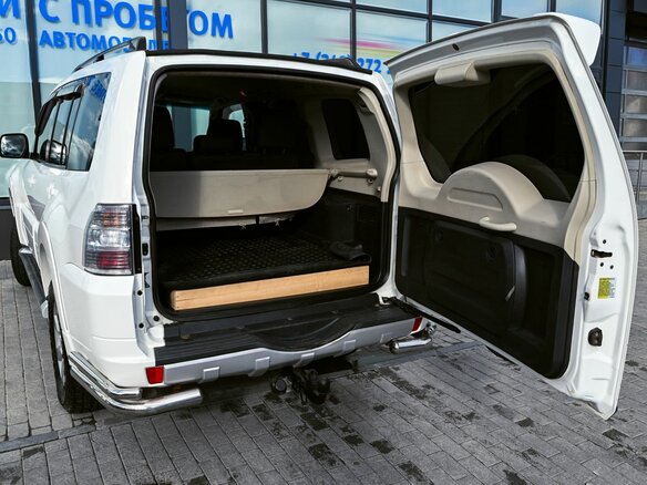 2014 Mitsubishi Pajero IV Рестайлинг 1, белый, 2075000 рублей - вид 19