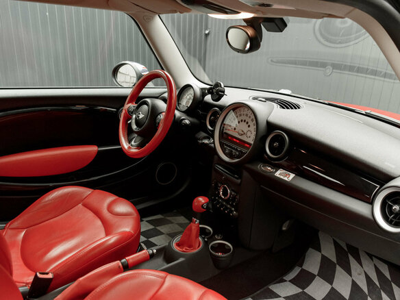 2012 Mini Hatch Cooper II (R56) Рестайлинг, красный, 1000000 рублей - вид 9