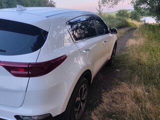 2020 Kia Sportage IV Рестайлинг, белый, 2500000 рублей, вид 5