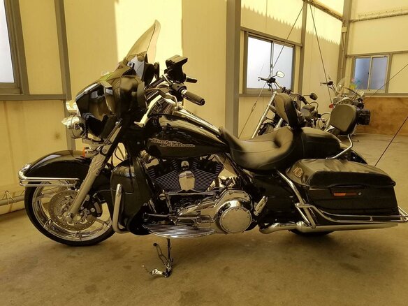 2011 Harley-Davidson Street Glide, чёрный, 1147000 рублей