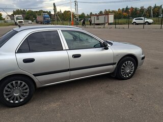 2002 Mitsubishi Carisma I Рестайлинг, серый, 195000 рублей, вид 3
