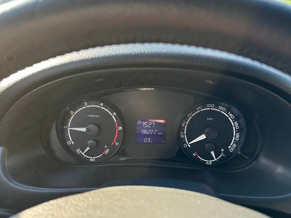 2013 Lada (ВАЗ) Priora I Рестайлинг, белый, 450000 рублей - вид 9