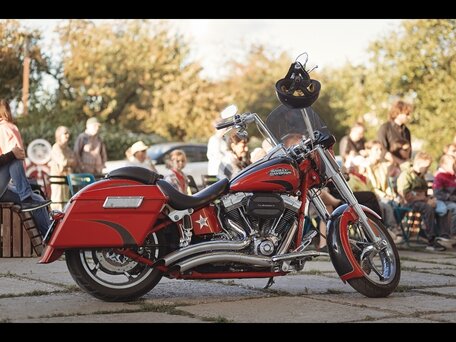 2011 Harley-Davidson CVO, красный, 1320000 рублей, вид 3