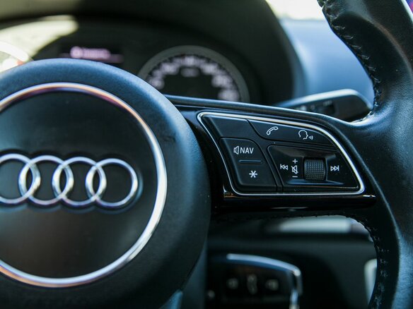 2019 Audi A3 III (8V) Рестайлинг, красный, 2050000 рублей - вид 16