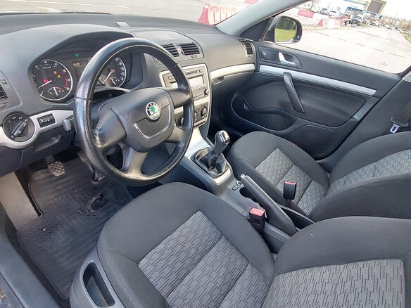 2013 Skoda Octavia II (A5) Рестайлинг, чёрный, 650000 рублей - вид 9