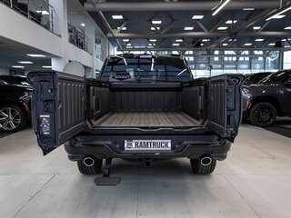 2026 Ram 1500 Crew Cab eTorque V Рестайлинг, чёрный, 12087082 рублей, вид 2