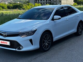 2018 Toyota Camry VII (XV50) Рестайлинг 2, белый, 2100000 рублей, вид 1
