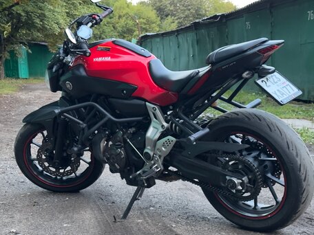 2015 Yamaha MT-07 (FZ-07), красный, 470000 рублей, вид 3