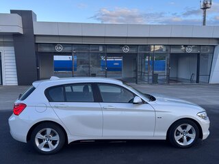 2015 BMW 1 серии 118i II (F20/F21) Рестайлинг, белый, 1350000 рублей, вид 2
