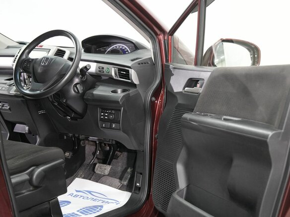 2014 Honda Freed I Рестайлинг 2, красный, 1140000 рублей - вид 10