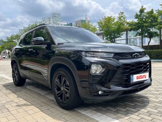 2023 Chevrolet TrailBlazer III, чёрный, 1650000 рублей, вид 3