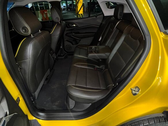 2023 Chevrolet Trax II, золотистый, 1620000 рублей - вид 20