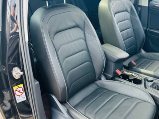 2021 Volkswagen Tiguan II Рестайлинг, чёрный, 3500000 рублей, вид 4
