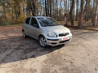 2004 Toyota Yaris I Рестайлинг, серебристый, 340000 рублей, вид 4
