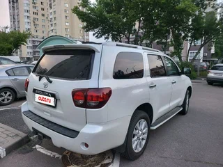 2021 Toyota Sequoia II Рестайлинг, белый, 6200000 рублей, вид 4