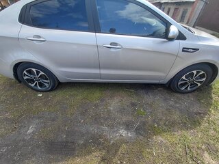 2016 Kia Rio III Рестайлинг, серебристый, 808000 рублей, вид 4