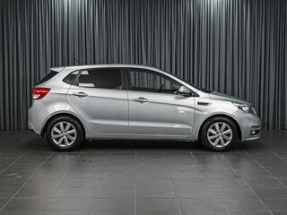 2015 Kia Rio III Рестайлинг, серебристый, 1035000 рублей, вид 5