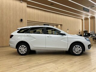 2026 Lada (ВАЗ) Vesta SW I Рестайлинг (NG), белый, 1895000 рублей, вид 4