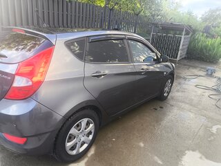 2012 Hyundai Solaris I, чёрный, 750000 рублей, вид 3