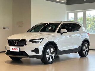 2024 Volvo XC40 I Рестайлинг, белый, 3150000 рублей, вид 1