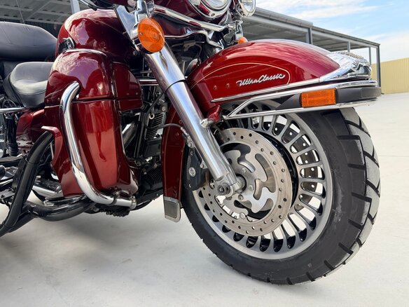 2009 Harley-Davidson Electra Glide, красный - вид 18