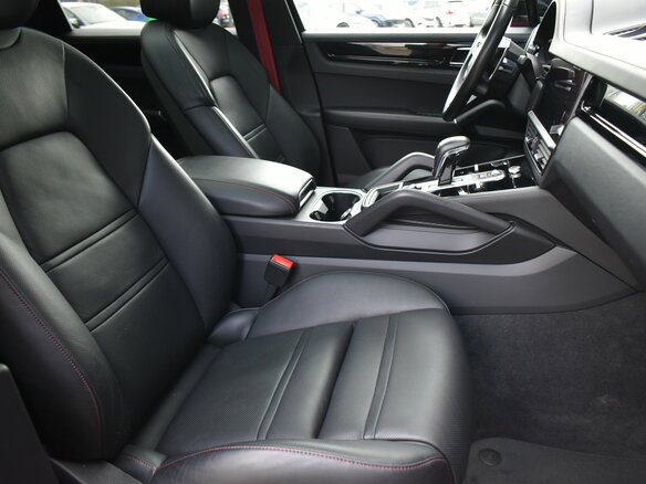 2021 Porsche Cayenne Coupé III, красный, 9100000 рублей - вид 14