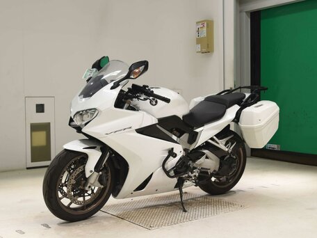 2015 Honda VFR 800, белый, 717000 рублей, вид 4
