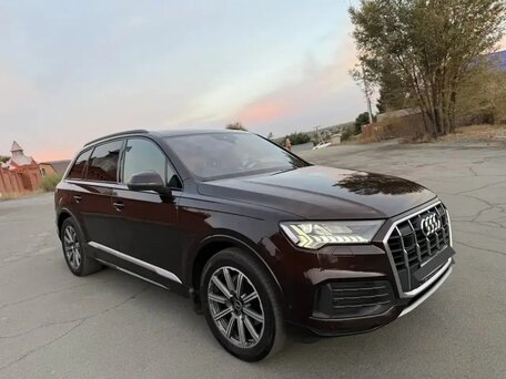 2020 Audi Q7 45 TDI II (4M) Рестайлинг, коричневый, 6750000 рублей, вид 1