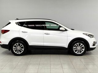 2017 Hyundai Santa Fe Grand III Рестайлинг, белый, 2020000 рублей, вид 4