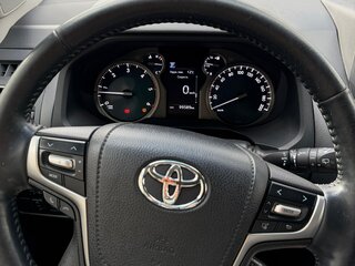2018 Toyota Land Cruiser Prado 150 Series Рестайлинг 2, белый, 4650000 рублей, вид 5