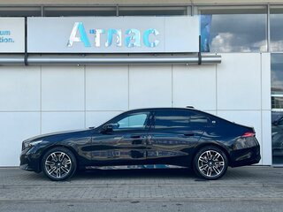 2025 BMW 5 серии Long 530Li xDrive VIII (G60/G61/G68), чёрный, 8290000 рублей, вид 3
